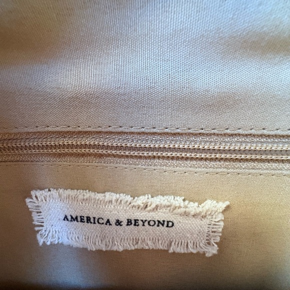NWT America and Beyond Zebra Jute Tote - Picture 8 of 8